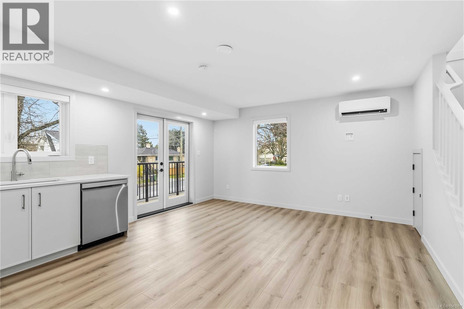 4 1789 Emerson Street, Victoria