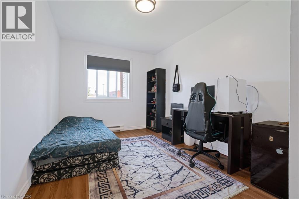 #87 1096 JALNA Boulevard - 19