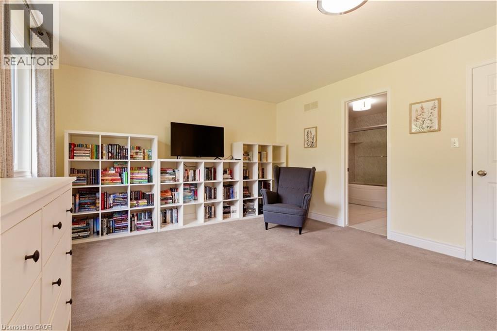 #8 2110 HEADON Road - 22