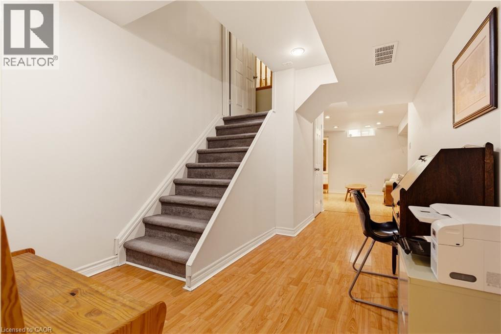 #8 2110 HEADON Road - 32
