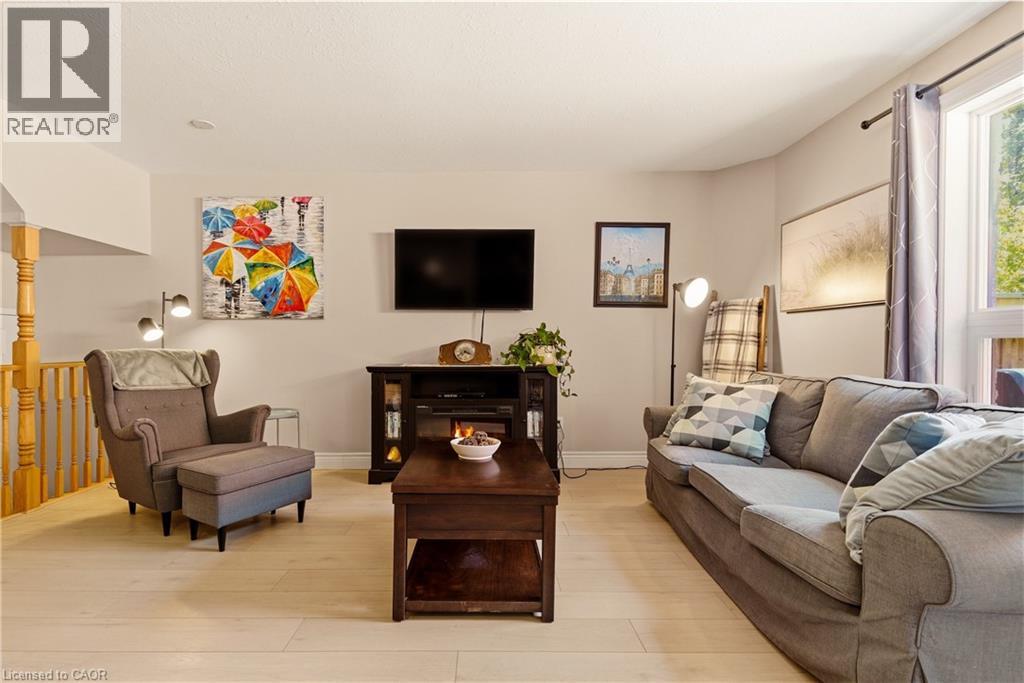 #8 2110 HEADON Road - 8