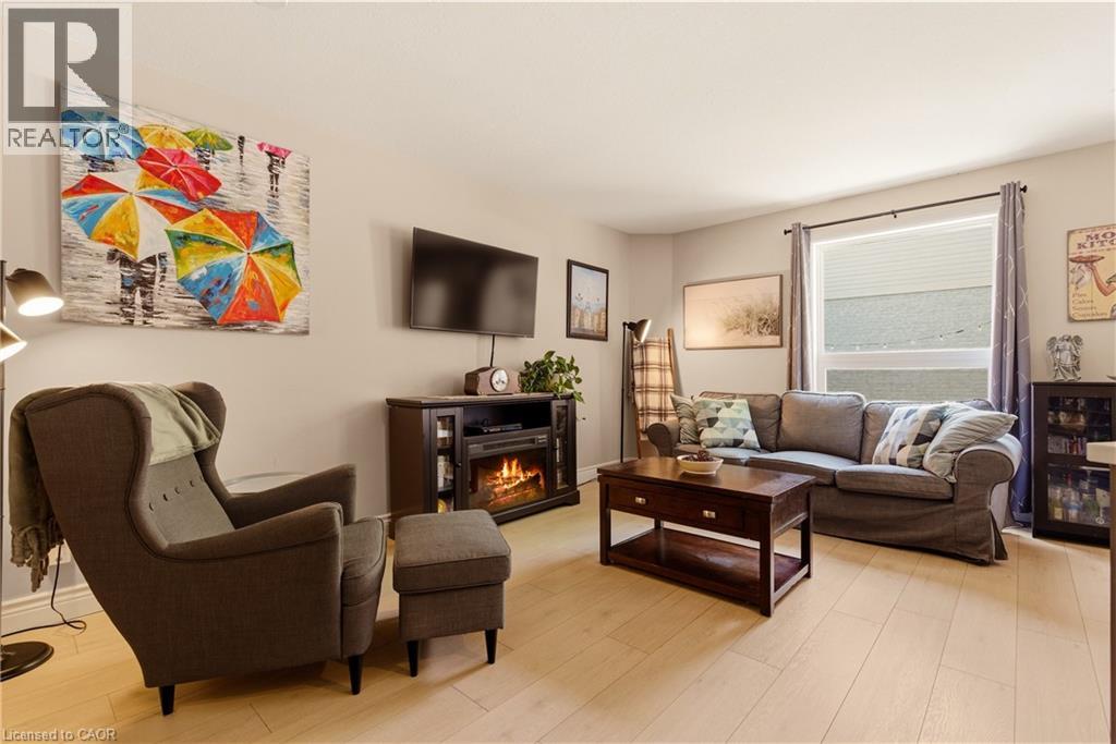 #8 2110 HEADON Road - 9