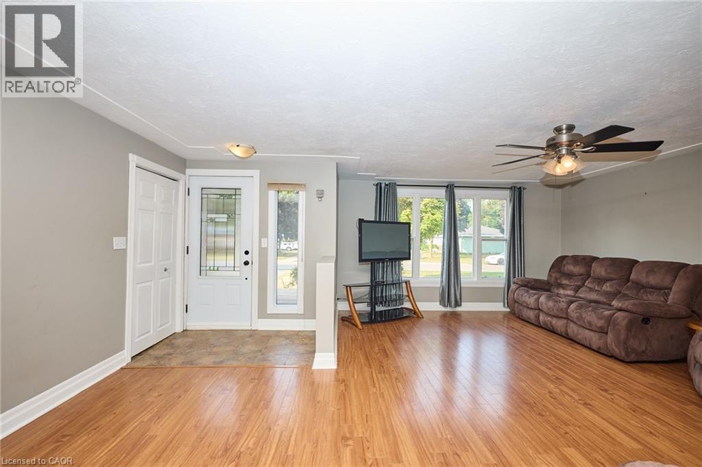 4-bedroom home for sale at 303 PARK Avenue W, Dunnville ON · photo 8 of 48