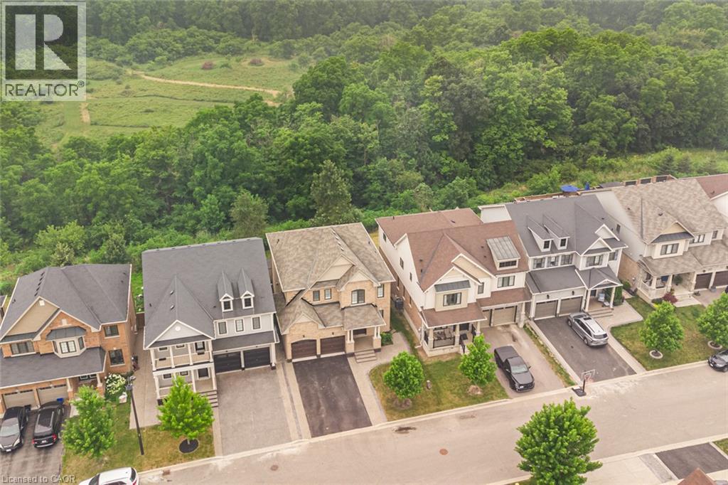 31 LARRY Crescent - 3