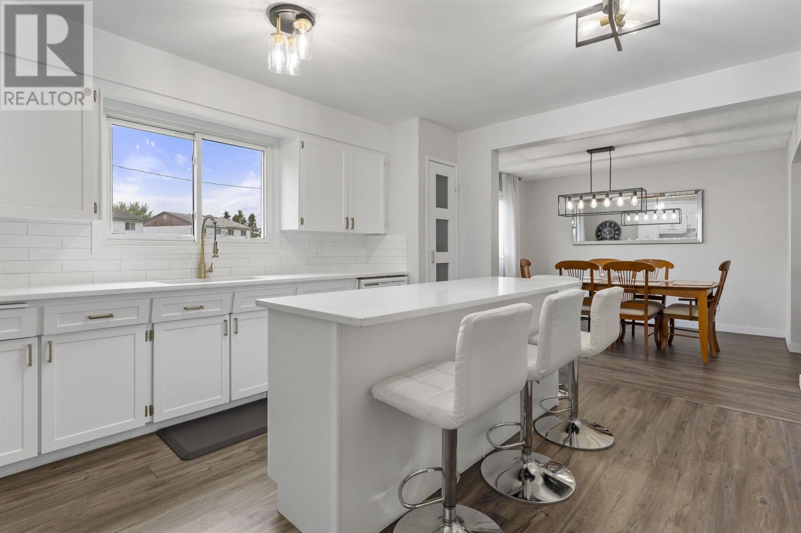 386 Lambton PL - 10
