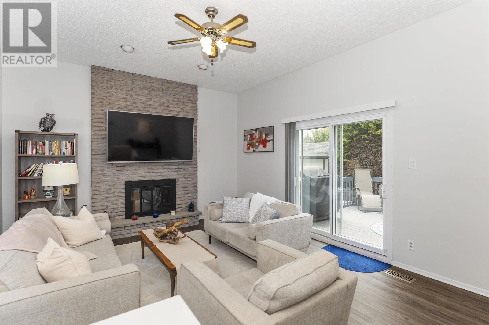 386 Lambton PL - 14