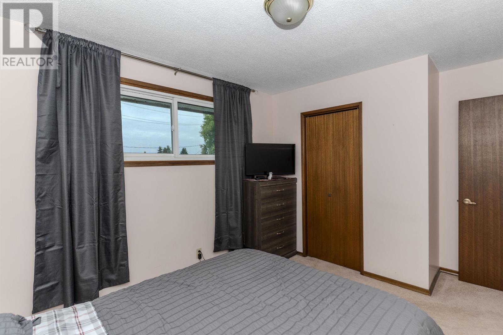 386 Lambton PL - 24