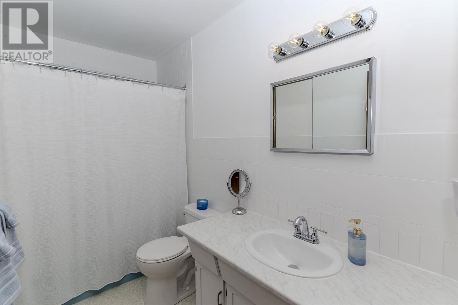 386 Lambton PL - 25