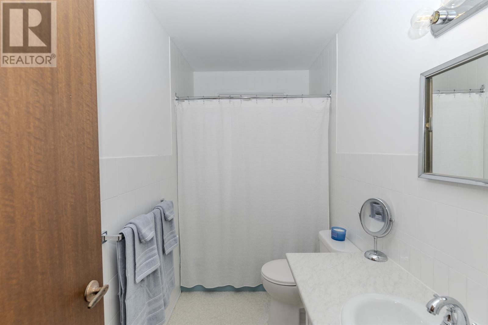 386 Lambton PL - 26