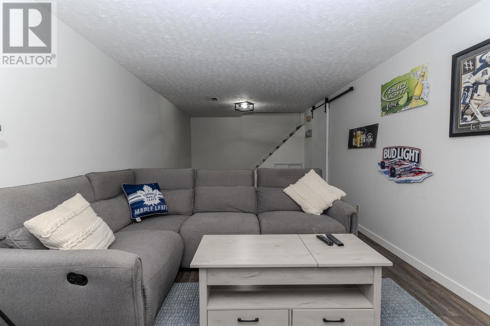 386 Lambton PL - 33
