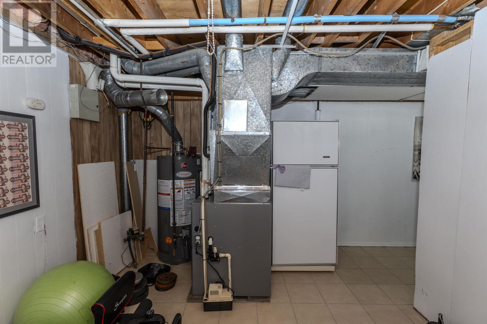 386 Lambton PL - 37