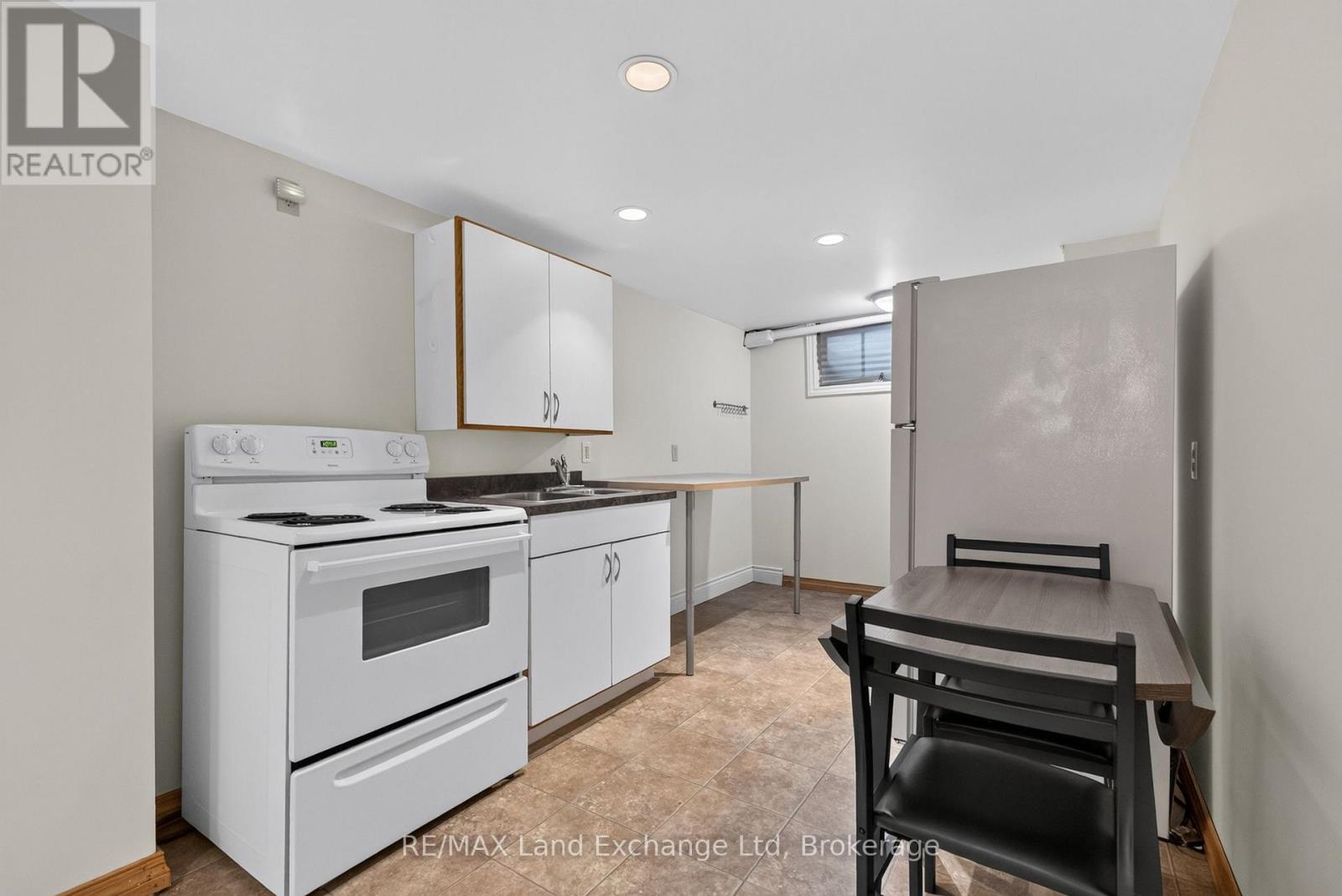 161 CATHERINE STREET - 19