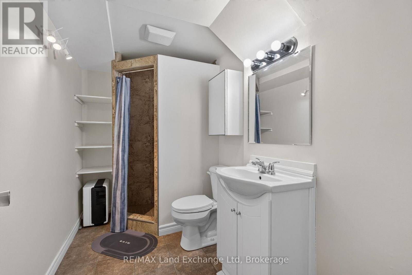 161 CATHERINE STREET - 23