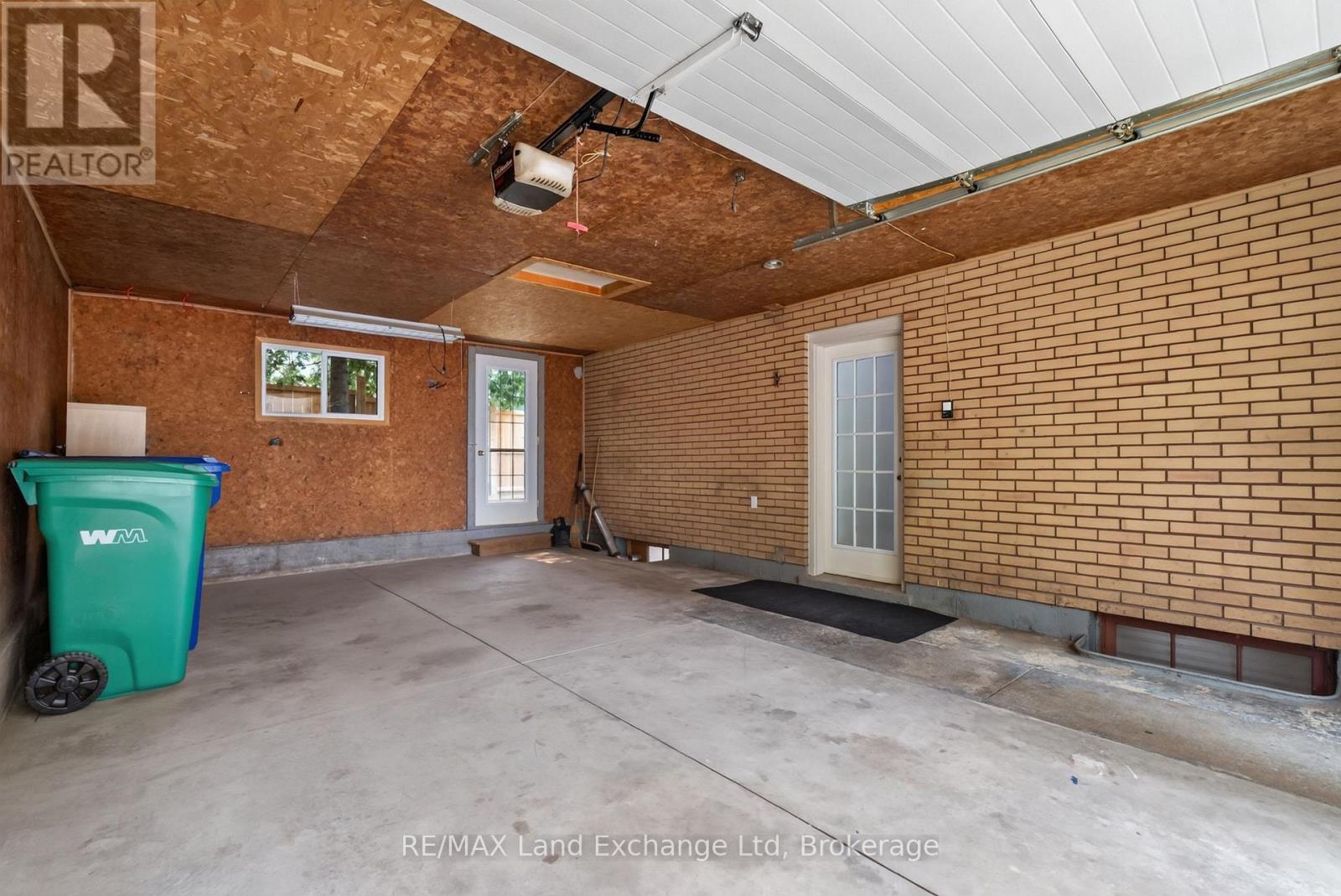 161 CATHERINE STREET - 27