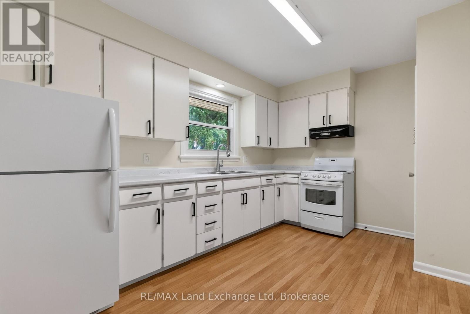 161 CATHERINE STREET - 8