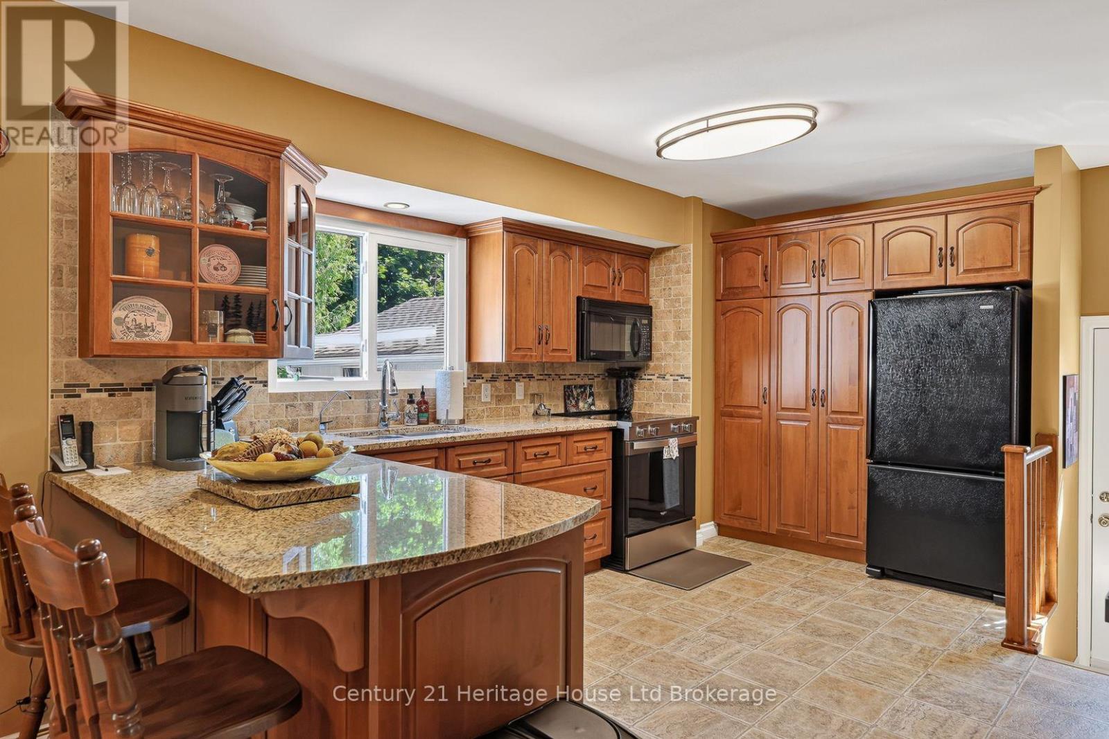 803 GLADSTONE DRIVE - Image 15