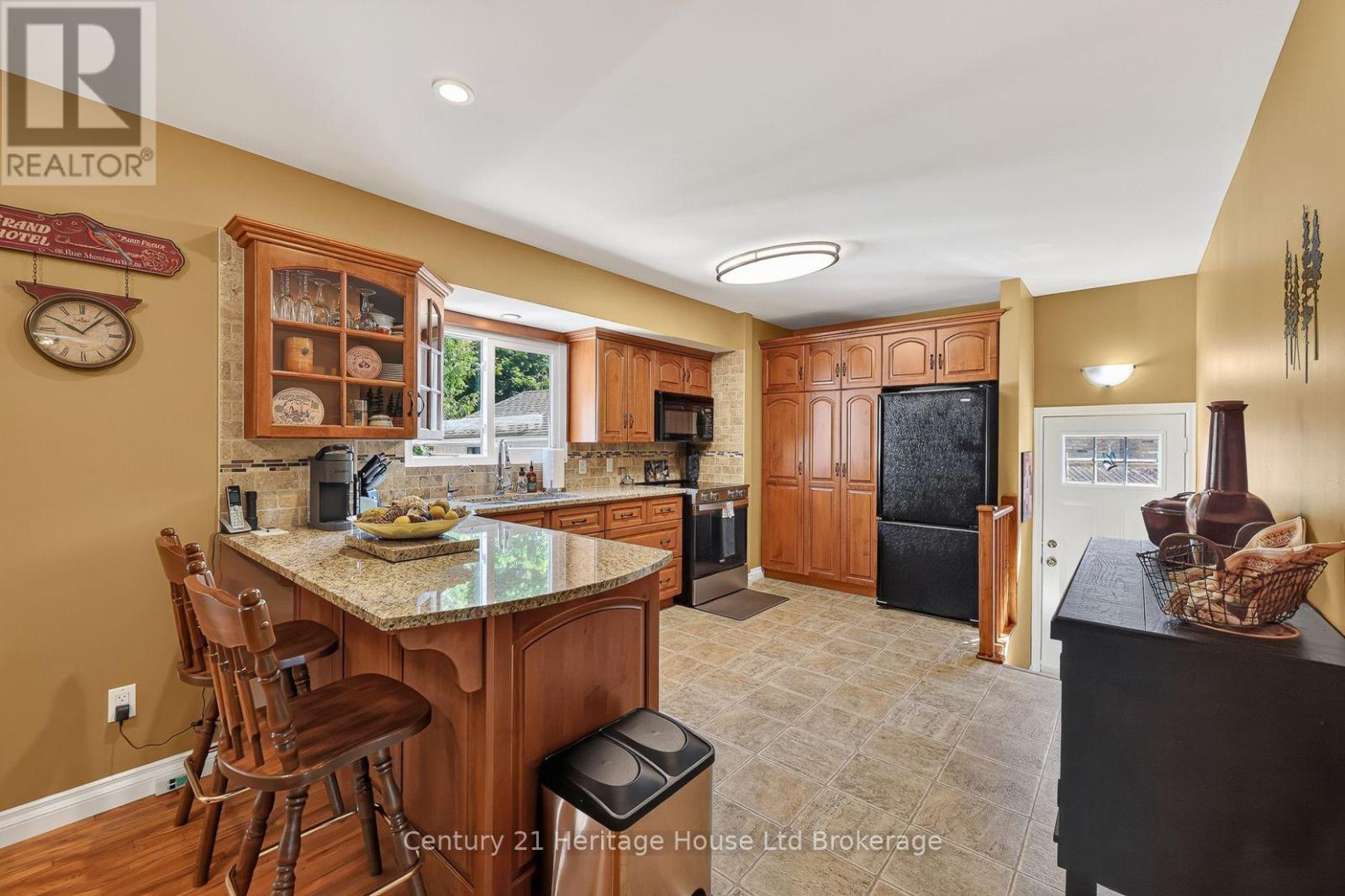 803 GLADSTONE DRIVE - 2