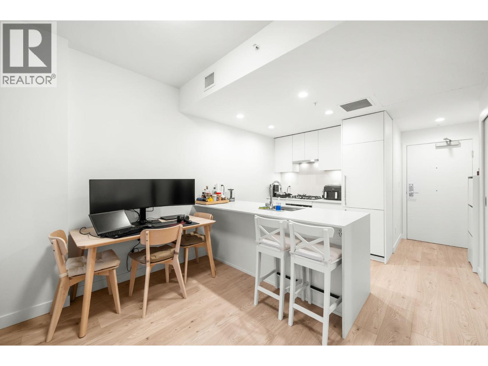 1 Bed, 1 Bath House for Sale in Burnaby – 2607 2181 MADISON AVENUE, Burnaby – MLS# R3147184 - Image 11