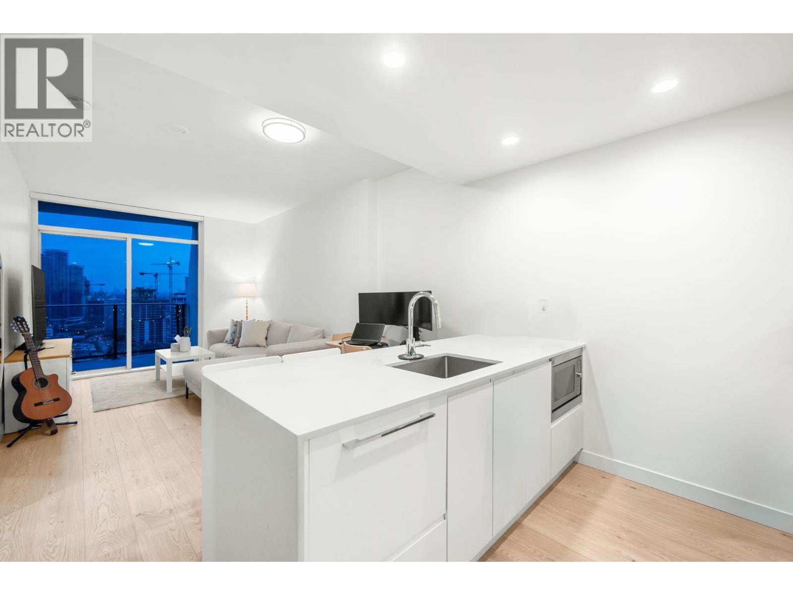 1 Bed, 1 Bath House for Sale in Burnaby – 2607 2181 MADISON AVENUE, Burnaby – MLS# R3147184 - Image 7