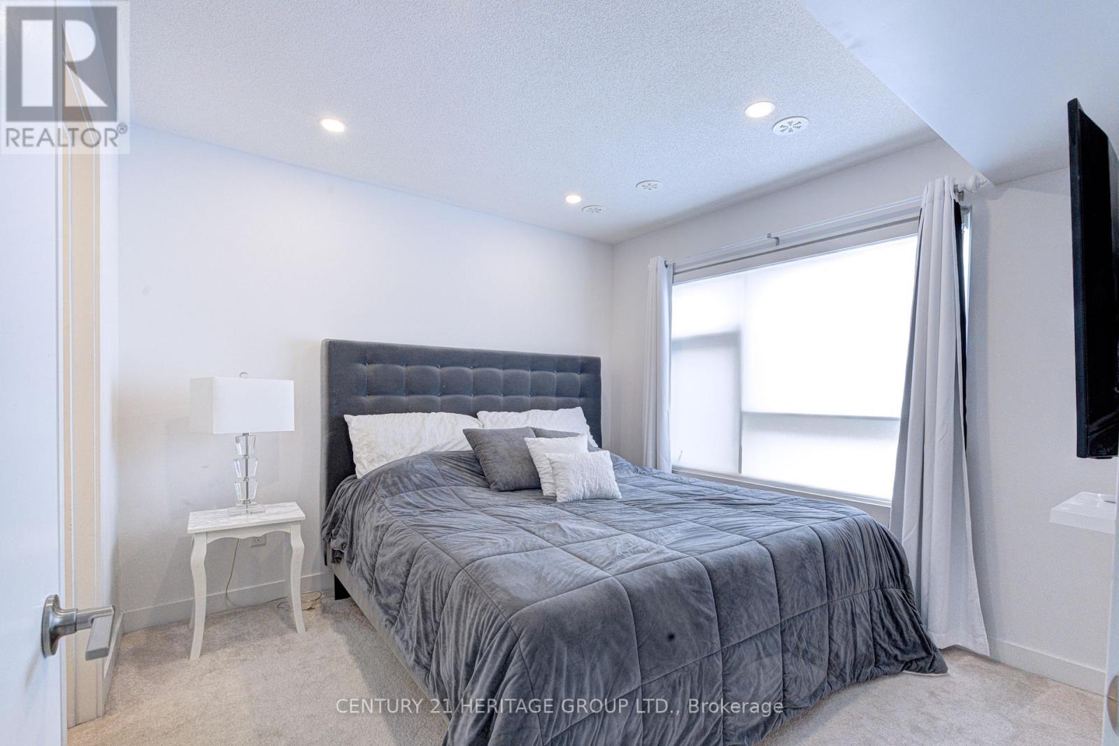 #38 1121 COOKE BOULEVARD - 18