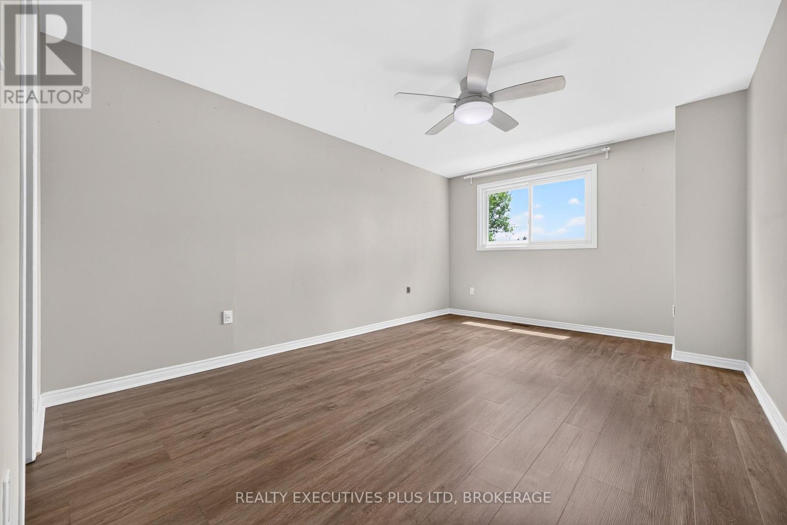 #6 6044 SWAYZE DRIVE - 22