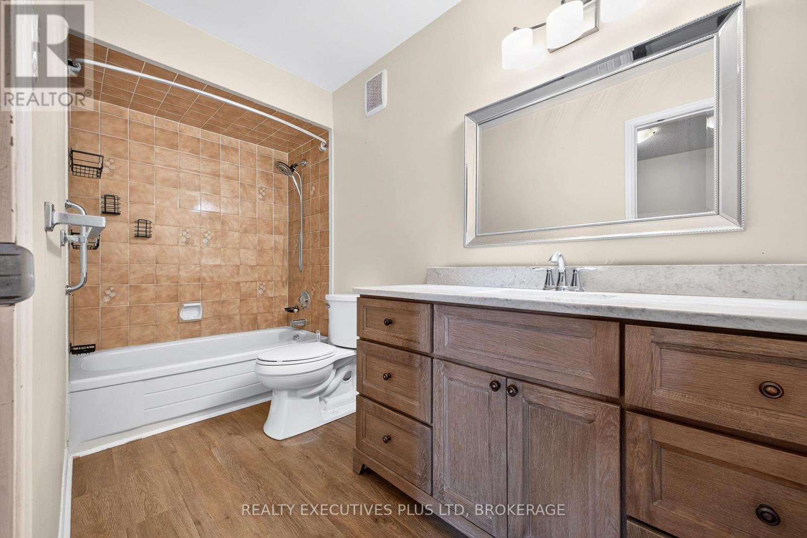 #6 6044 SWAYZE DRIVE - 23