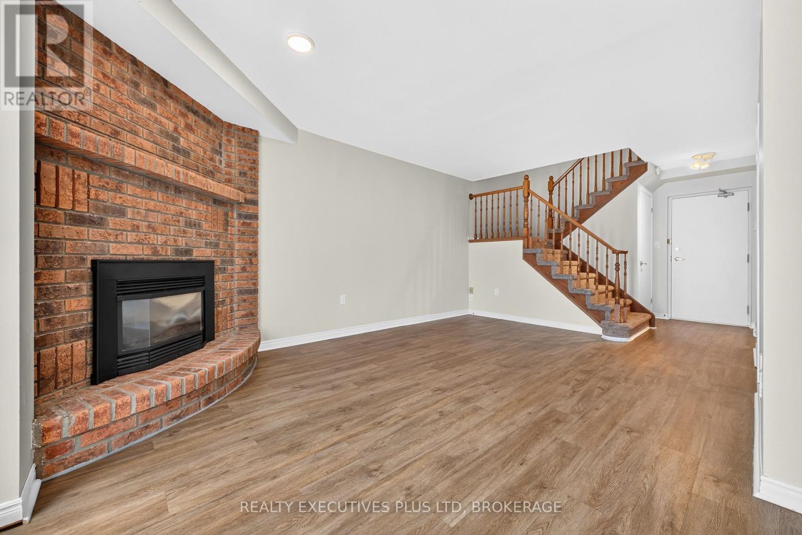 #6 6044 SWAYZE DRIVE - 5