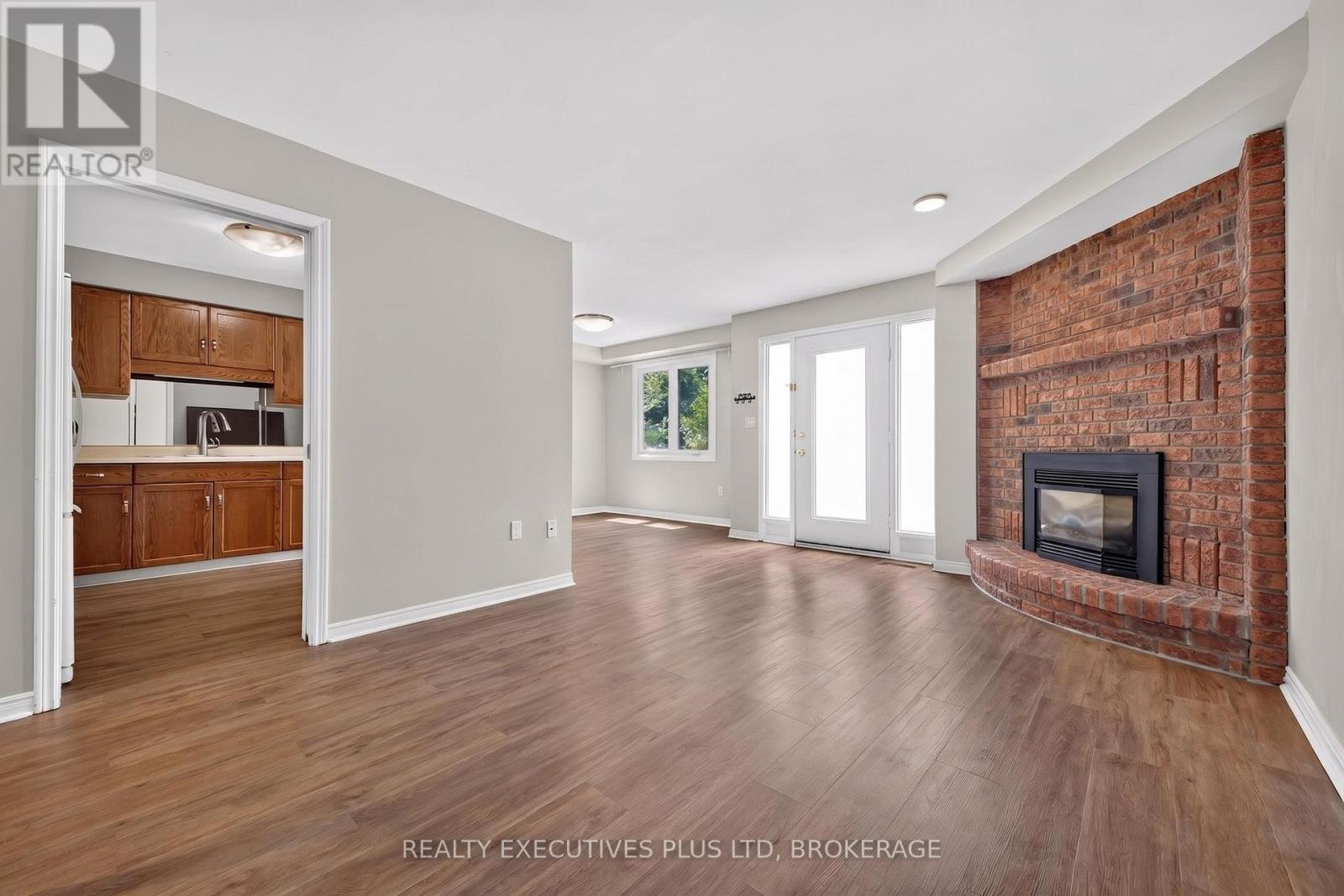 #6 6044 SWAYZE DRIVE - 8