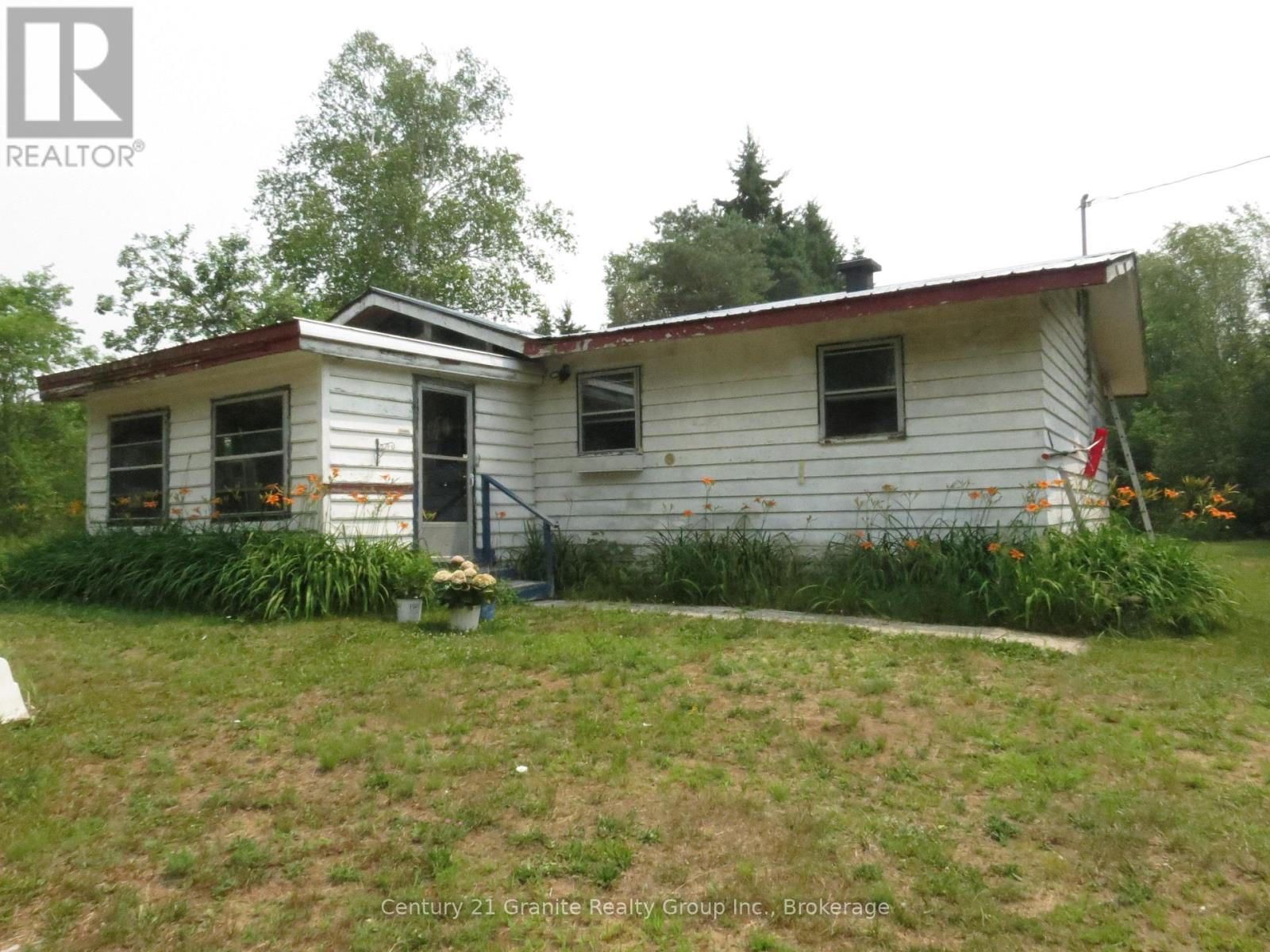 1060 BUTTERCUP DRIVE - 1