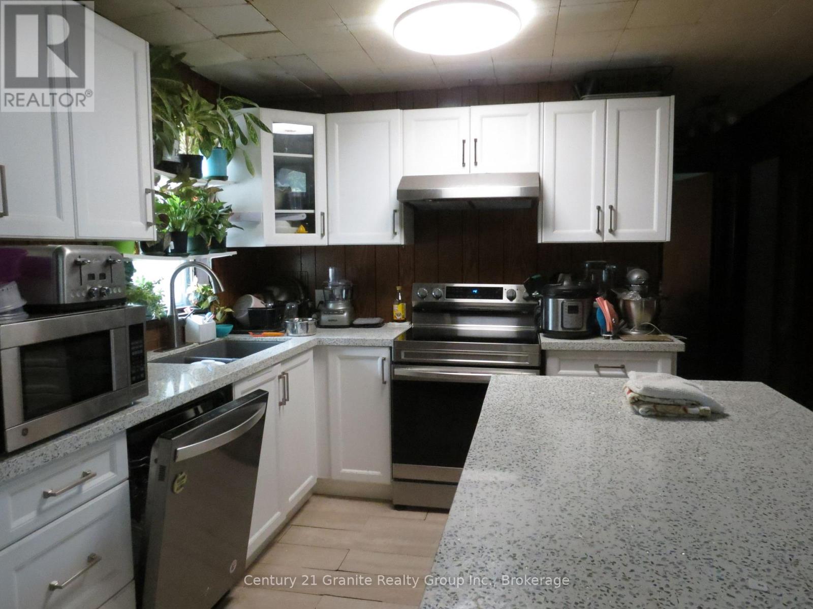 1060 BUTTERCUP DRIVE - 2