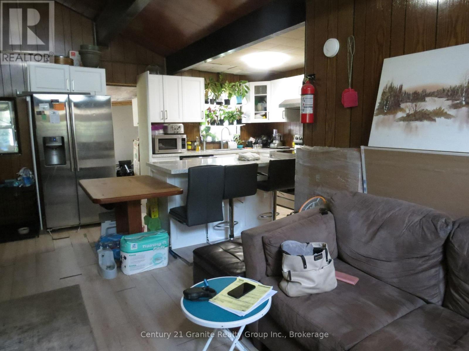1060 BUTTERCUP DRIVE - 7