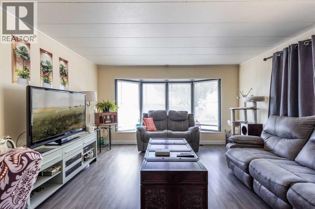 125, 4000 13 Avenue SE - 10