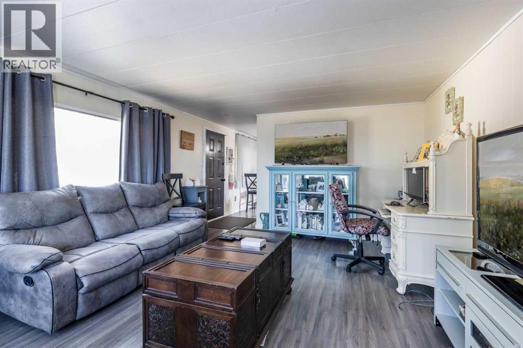 125, 4000 13 Avenue SE - 11