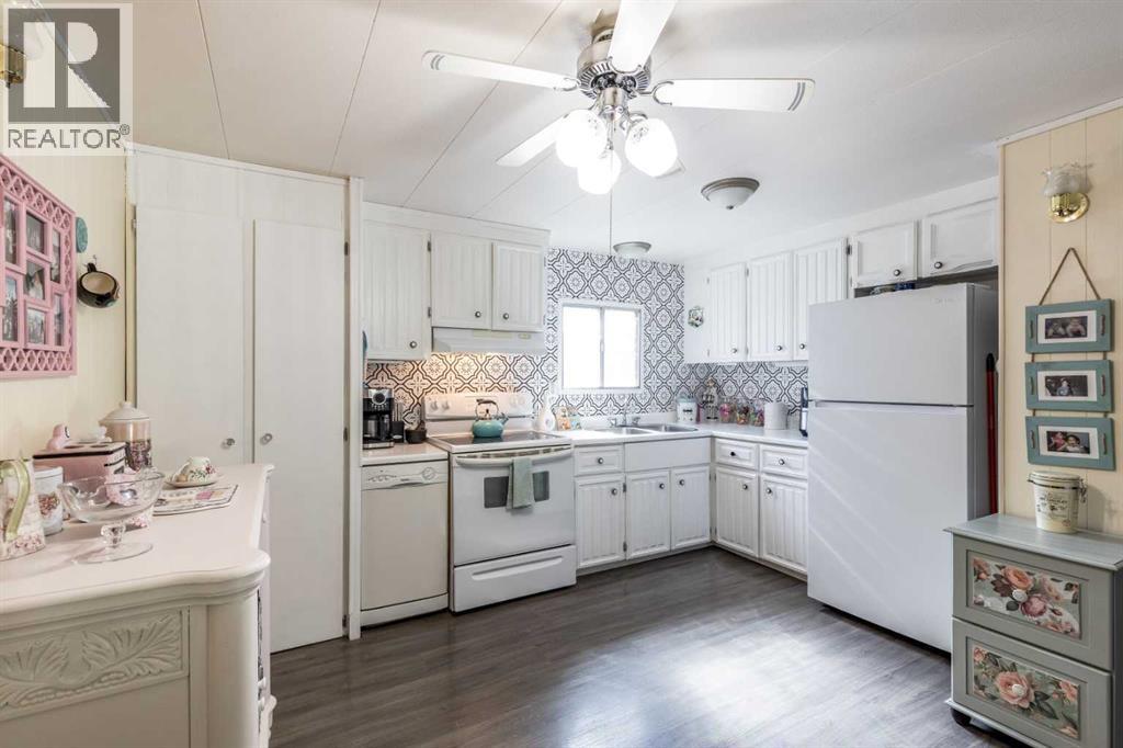 125, 4000 13 Avenue SE - 15