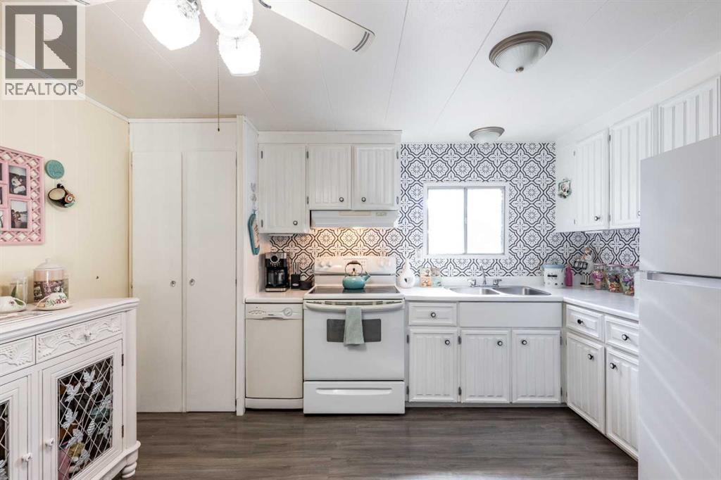 125, 4000 13 Avenue SE - 16