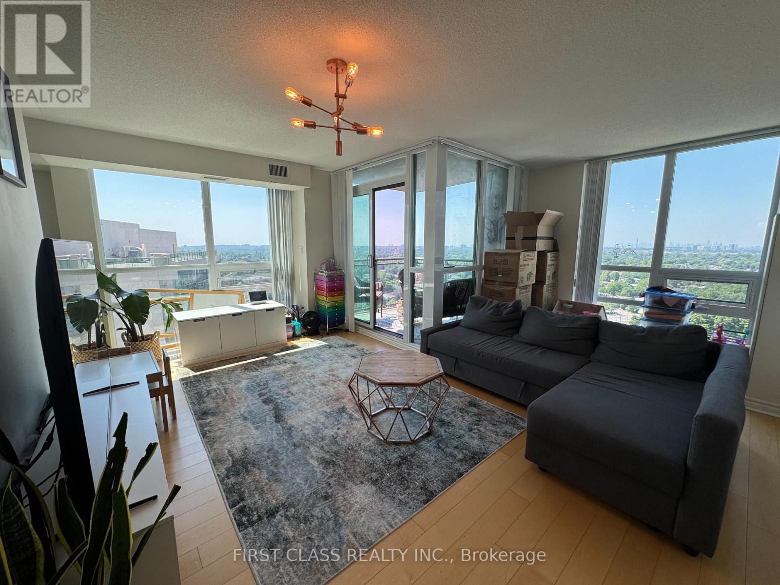 Photo of 88 Grangeway Avenue
