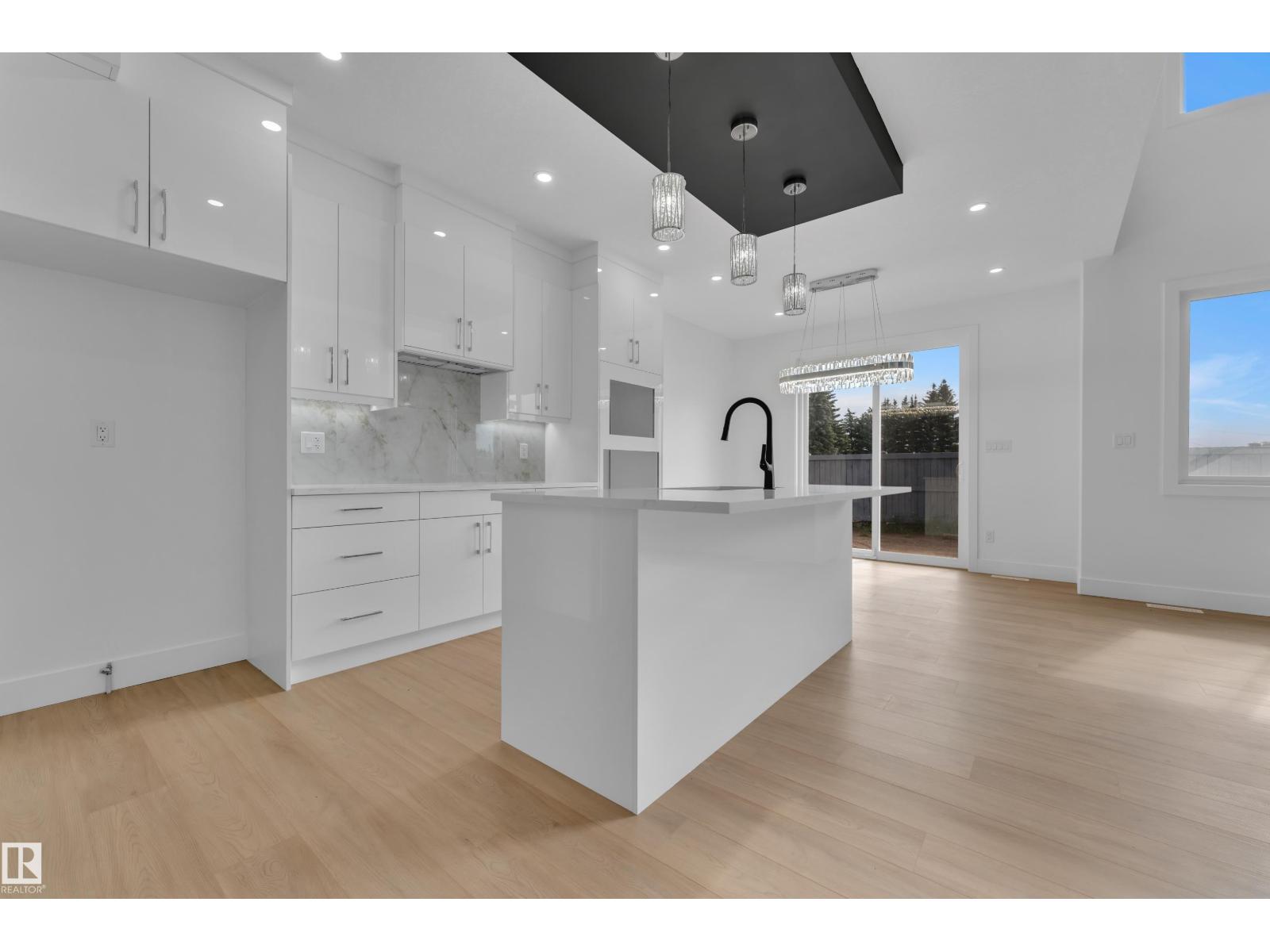 4303 35 ST - 15