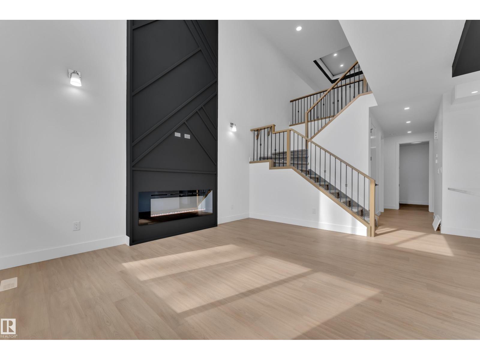 4303 35 ST - 17