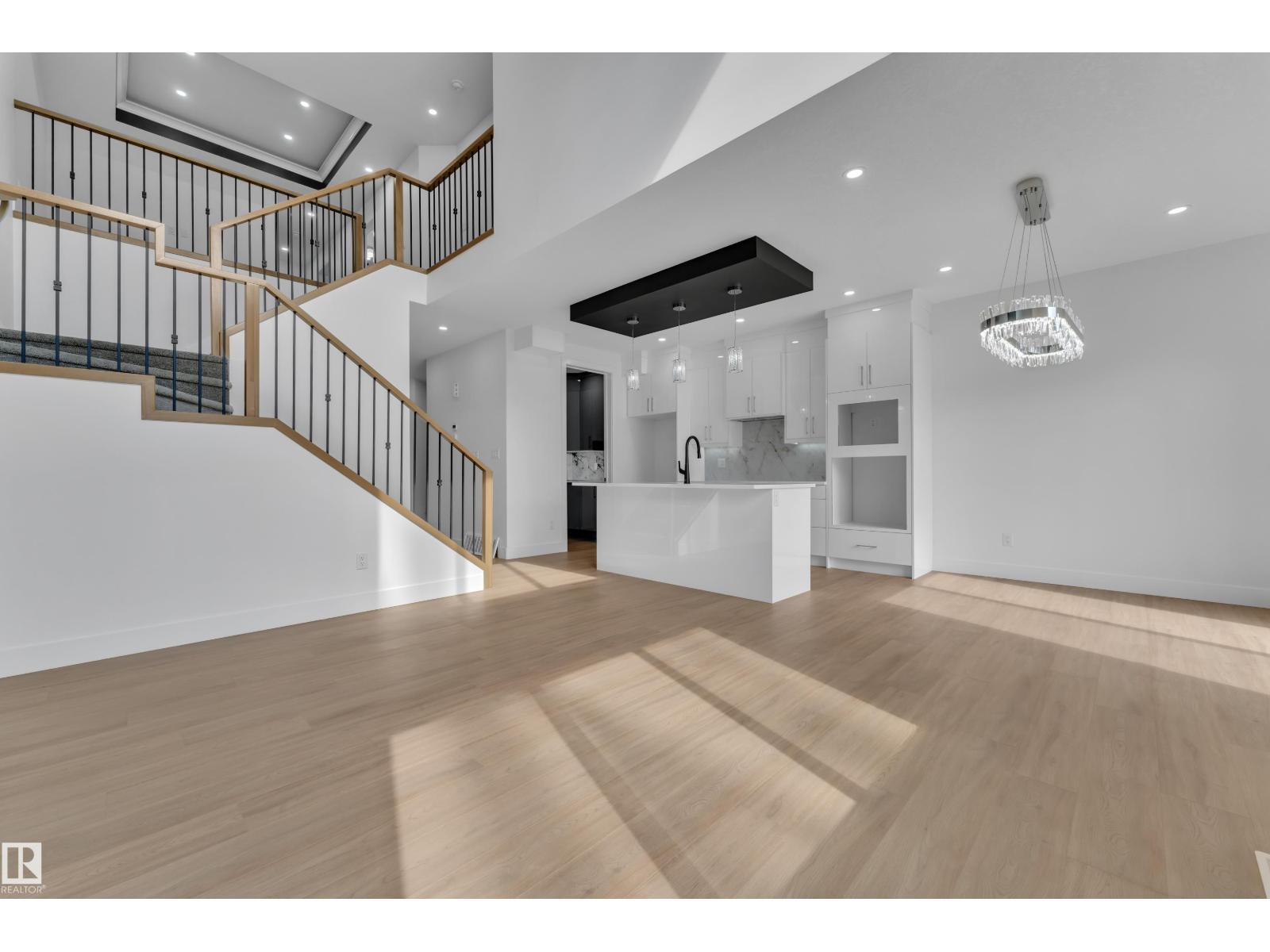4303 35 ST - 18