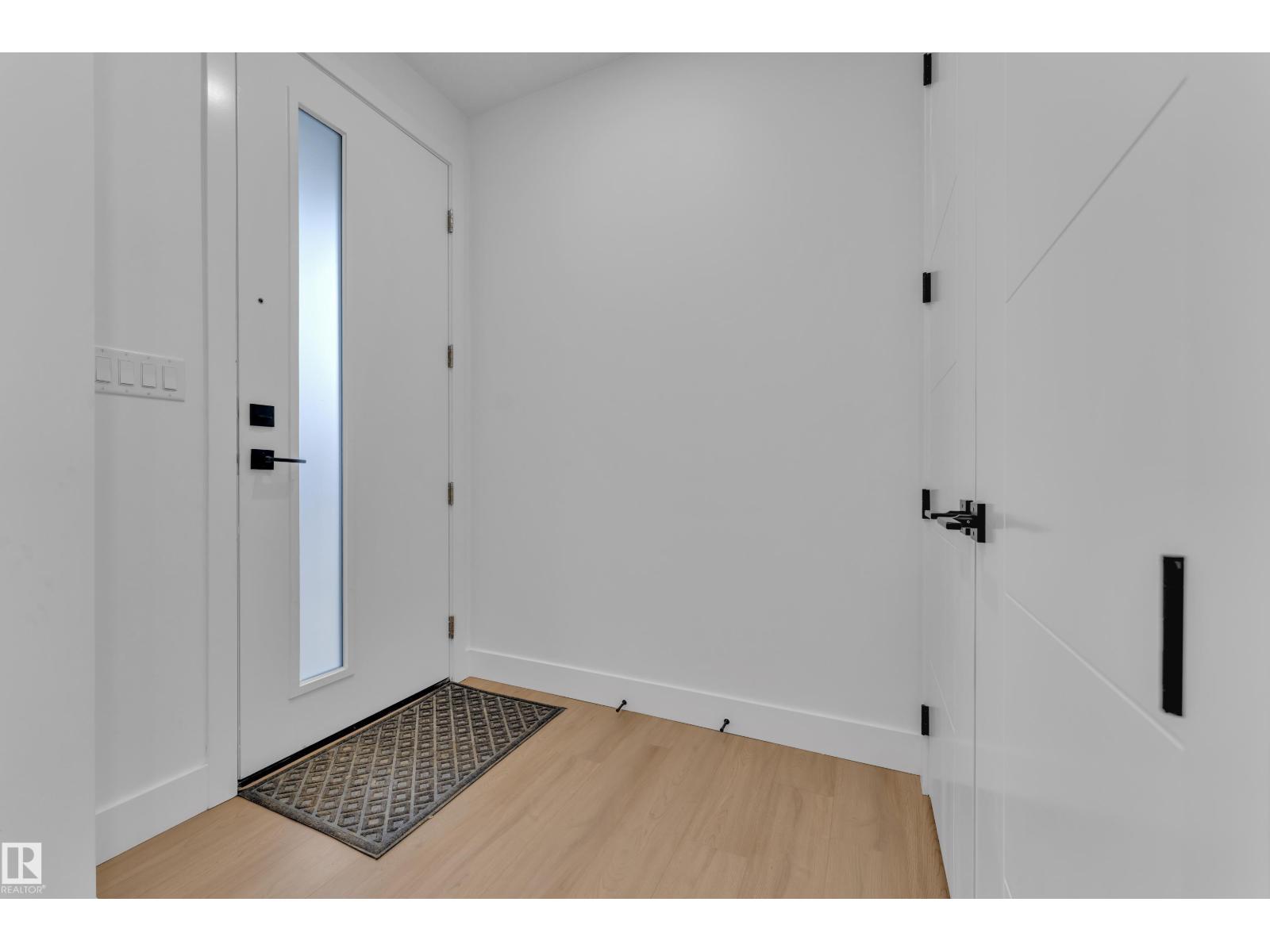 4303 35 ST - 8