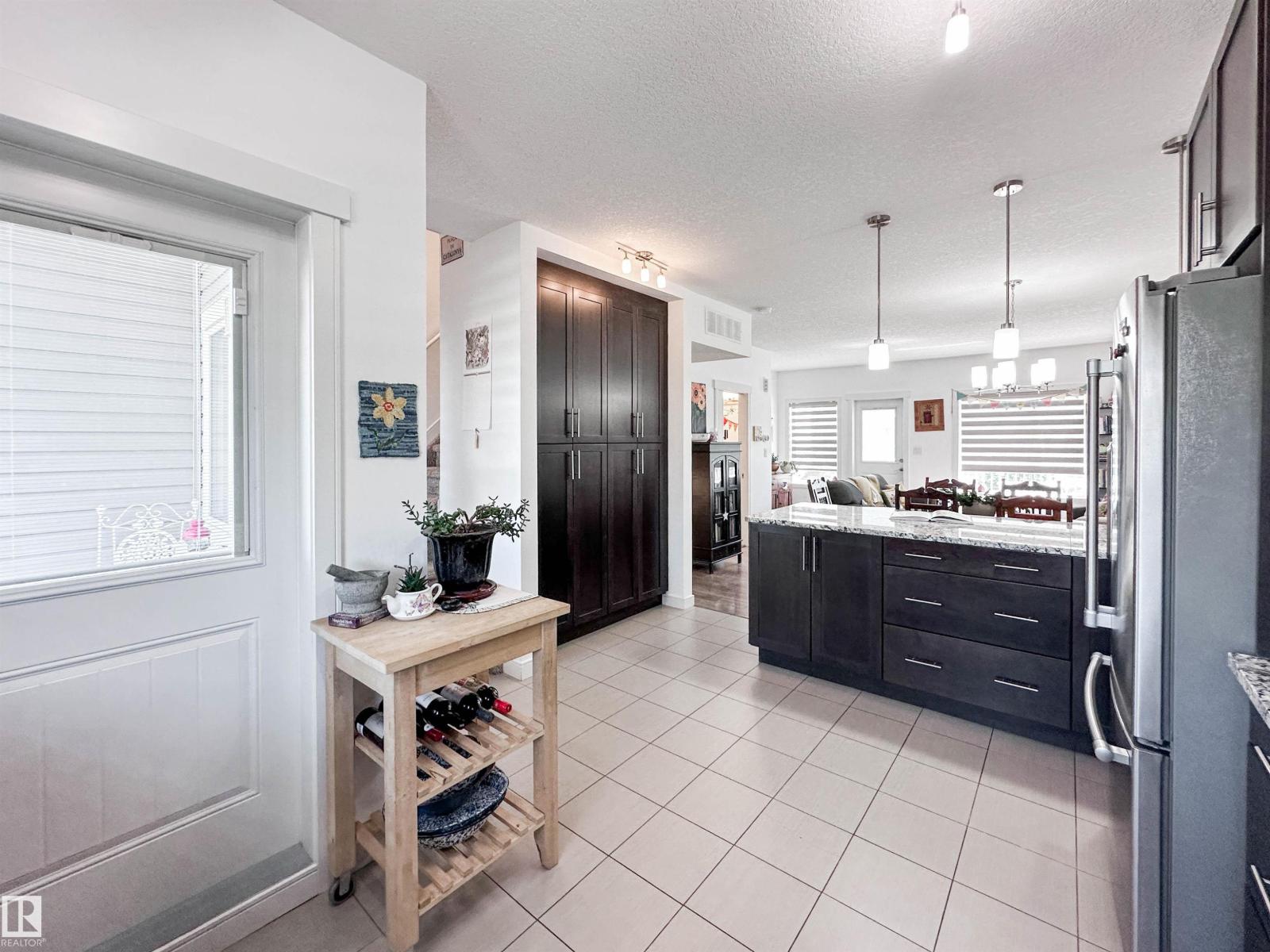 #11 150 EVERITT DR - 11