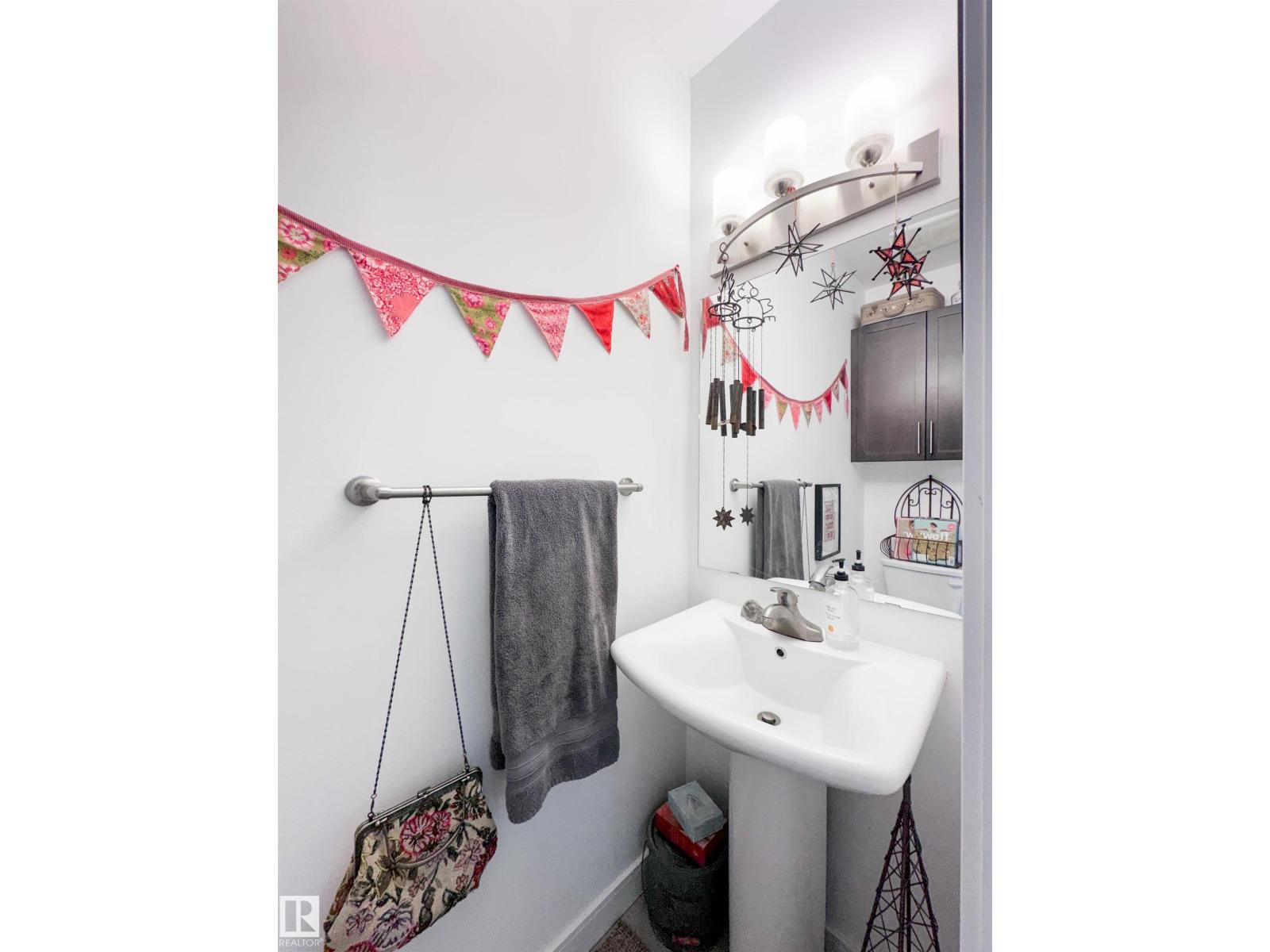 #11 150 EVERITT DR - 23