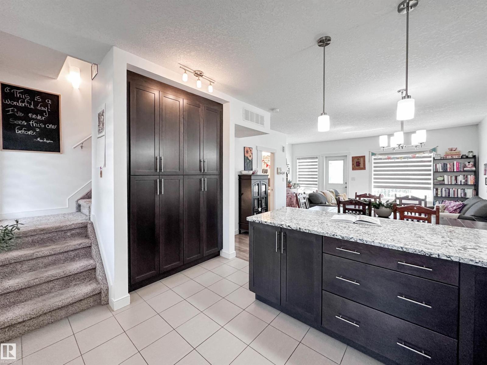 #11 150 EVERITT DR - 25