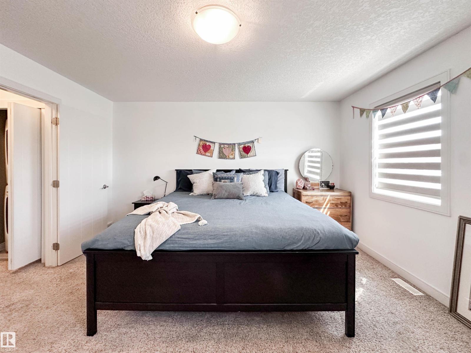 #11 150 EVERITT DR - 29