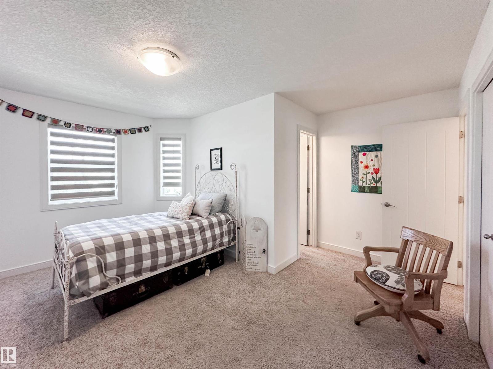 #11 150 EVERITT DR - 37
