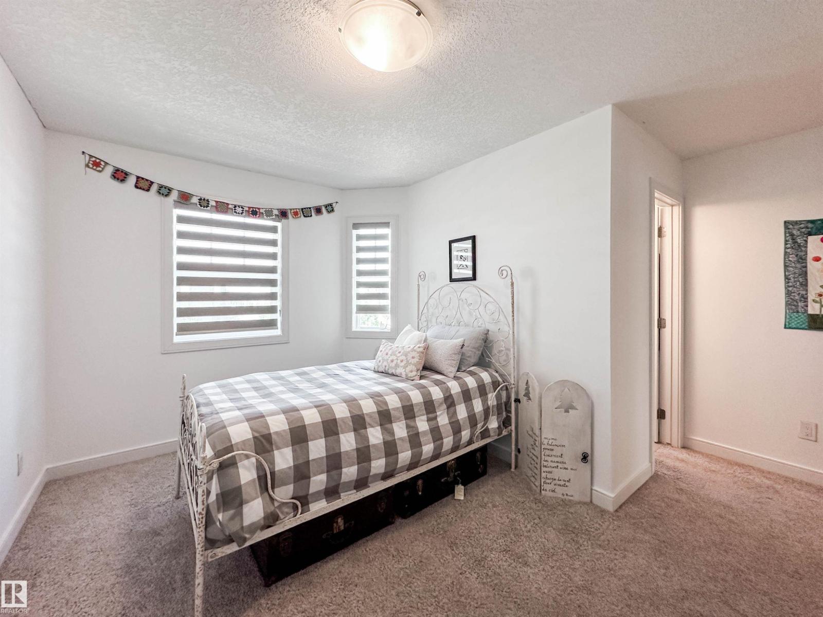 #11 150 EVERITT DR - 38