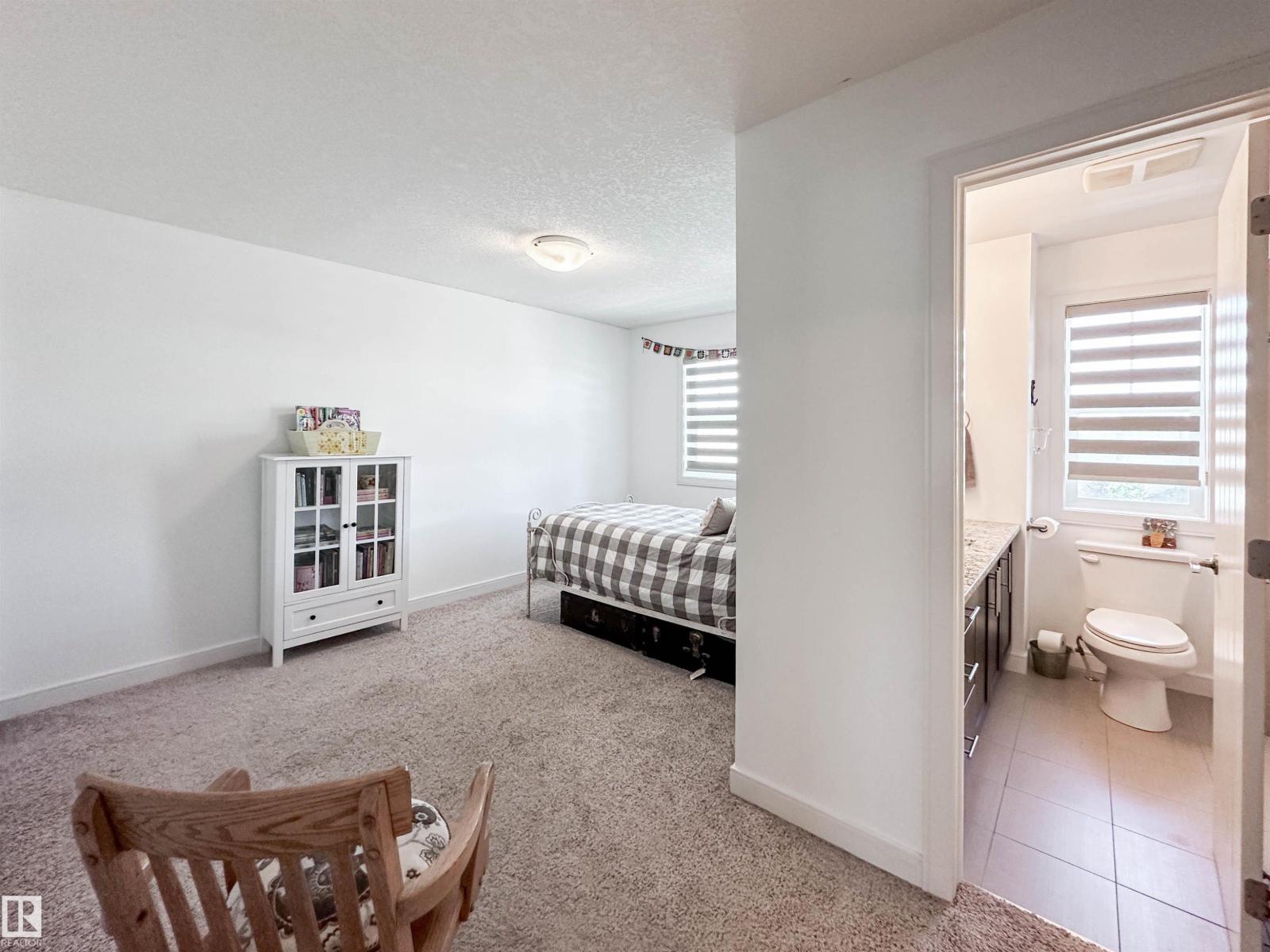 #11 150 EVERITT DR - 39