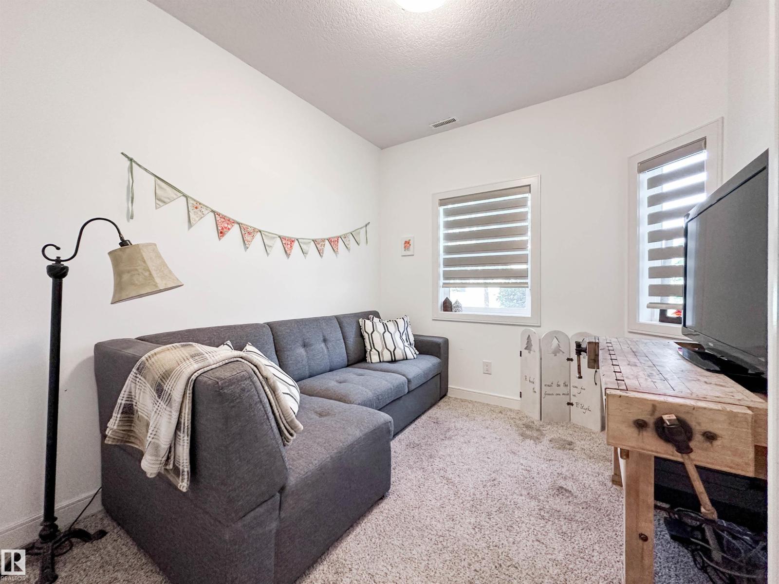 #11 150 EVERITT DR - 41