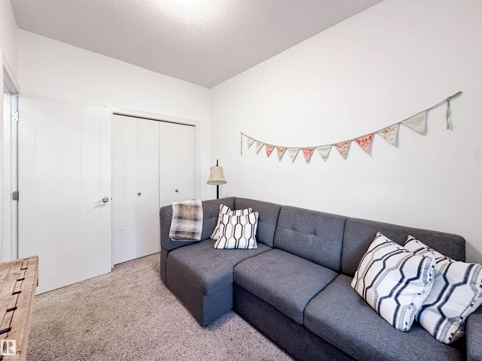 #11 150 EVERITT DR - 44