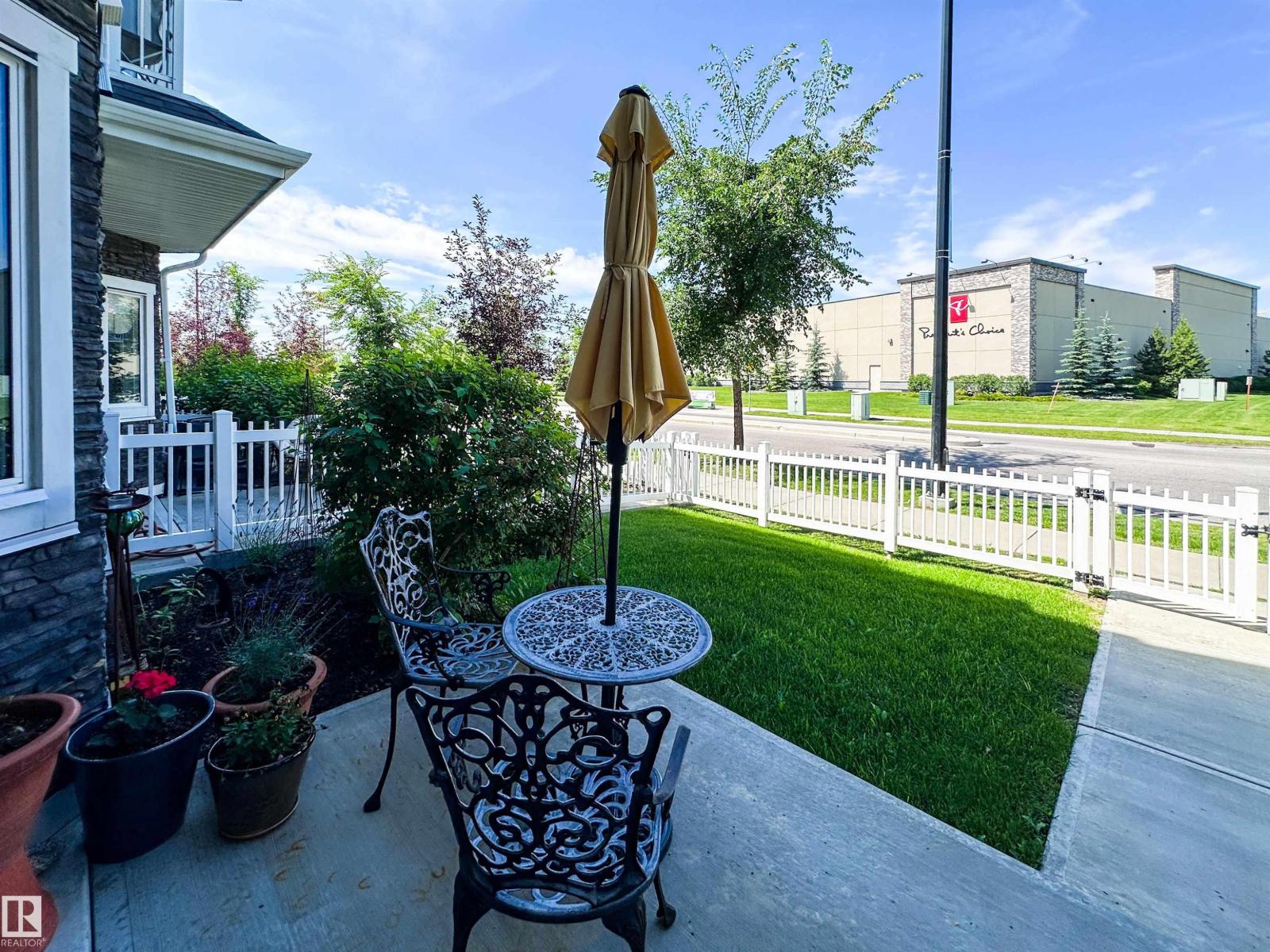 #11 150 EVERITT DR - 50